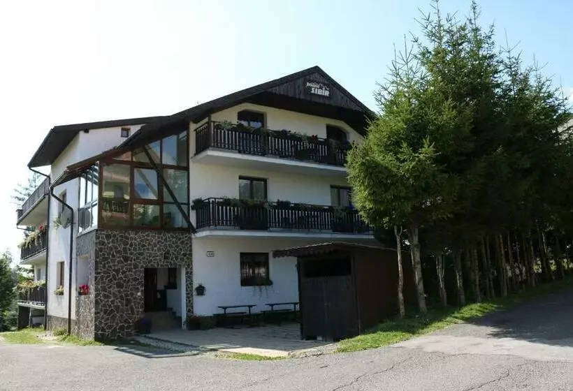 ペンション Penzión Sibír