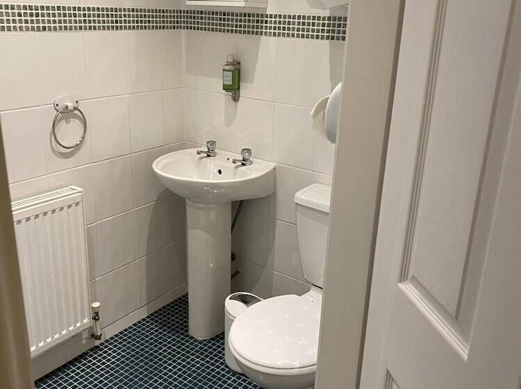 ペンション Rossdene House