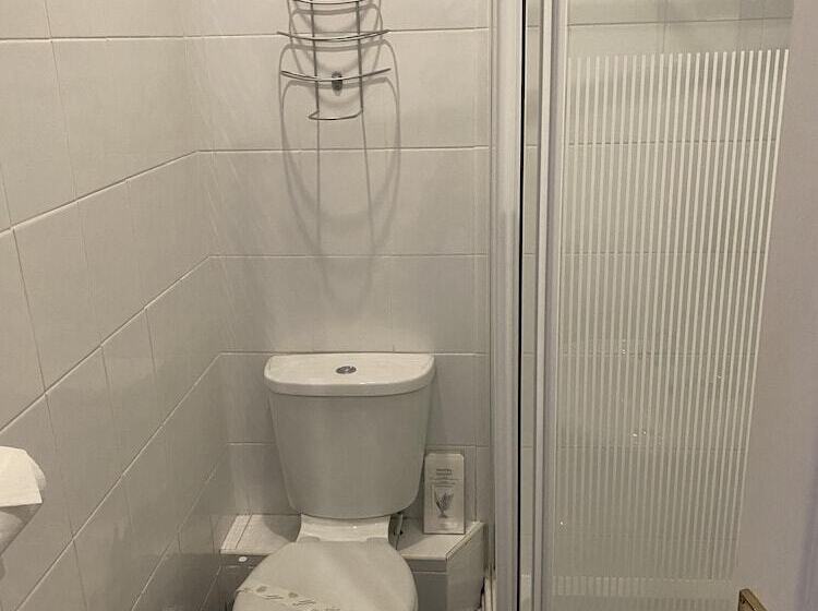 ペンション Rossdene House