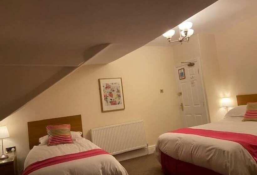 ペンション Rossdene House