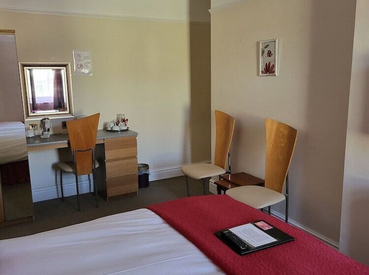 ペンション Rossdene House