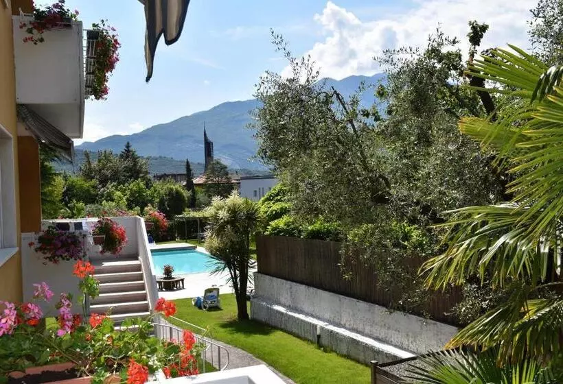 Villa Dina