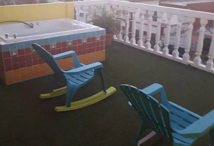 تختخواب و صبحانه Cancun Guest House 4 Terrace Tub