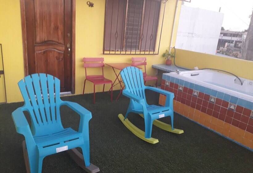 تختخواب و صبحانه Cancun Guest House 4 Terrace Tub