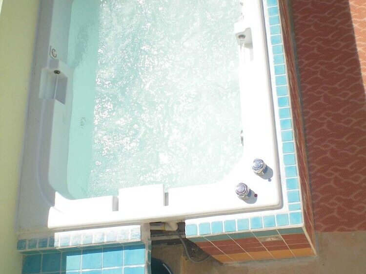 تختخواب و صبحانه Cancun Guest House 4 Terrace Tub