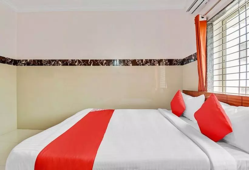 Hotelli O Sri Sai Guru Comforts