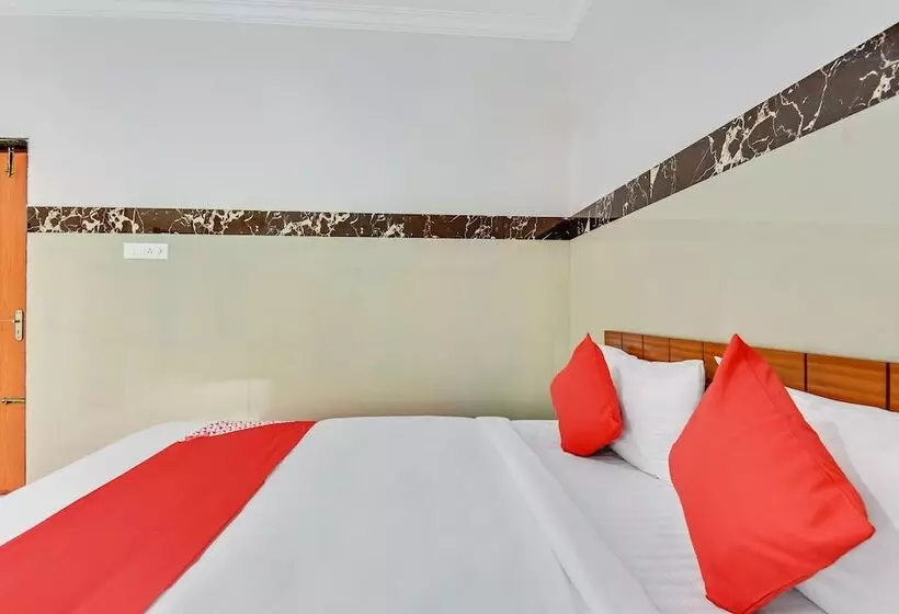 Hotelli O Sri Sai Guru Comforts