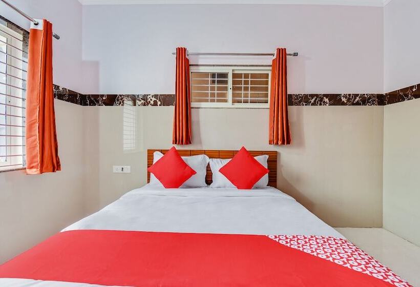 فندق O Sri Sai Guru Comforts