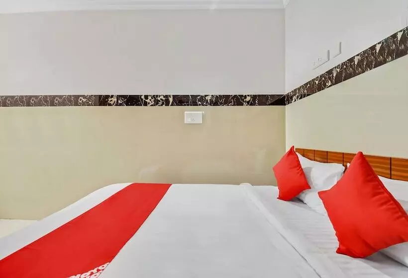 Hotelli O Sri Sai Guru Comforts