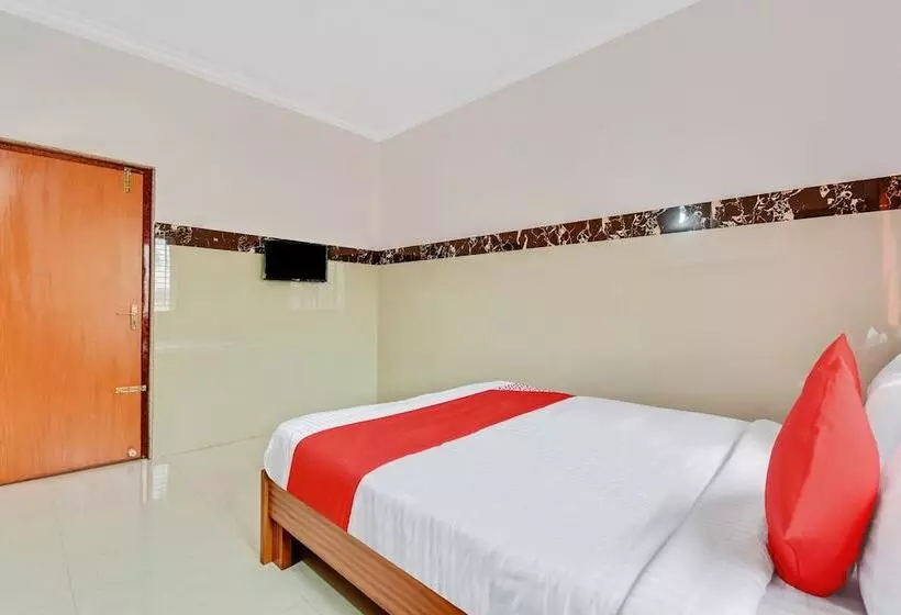 Hotelli O Sri Sai Guru Comforts