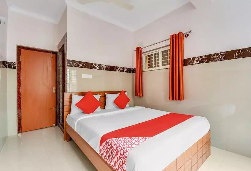 Hotelli O Sri Sai Guru Comforts