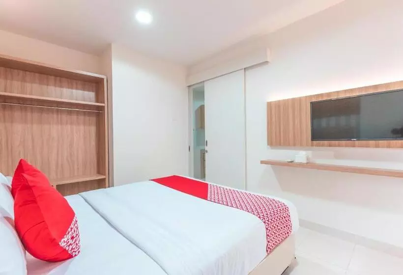 ホテル Oyo 1948 Apartement Sentul Tower