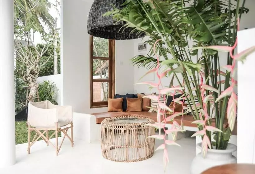 Hotelli The Oasis Villa