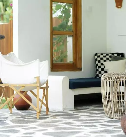 Hotelli The Oasis Villa