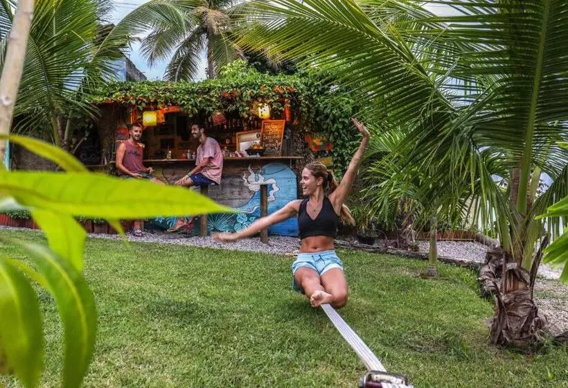 پانسیون Back To The Beach Hostel   Pipa