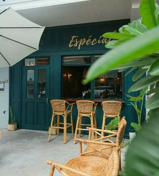 Petit Espace Boutique Hostel