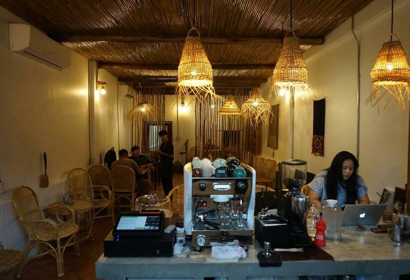 Petit Espace Boutique Hostel