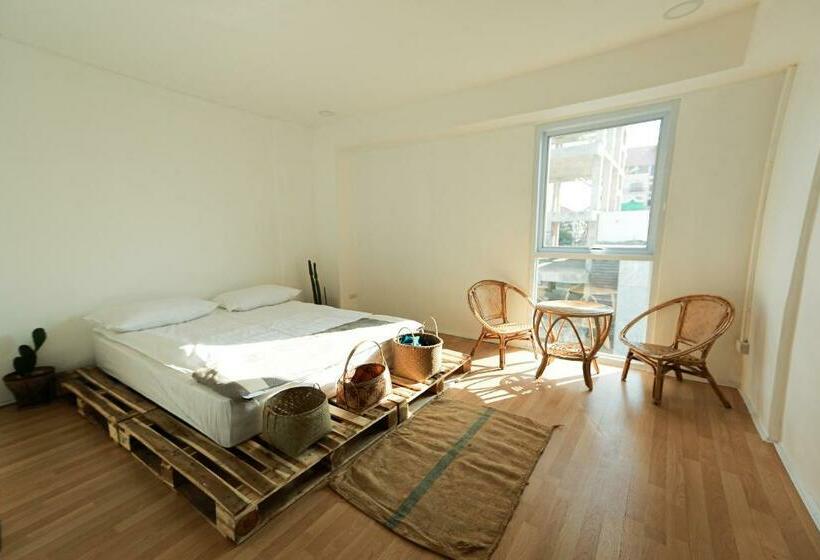 Petit Espace Boutique Hostel