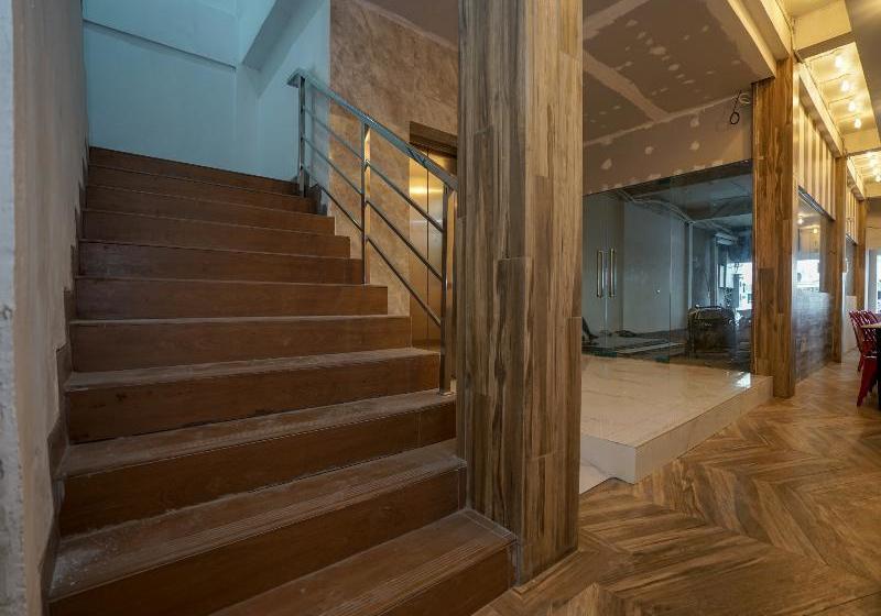 酒店 Oyo 1270 Residence 8