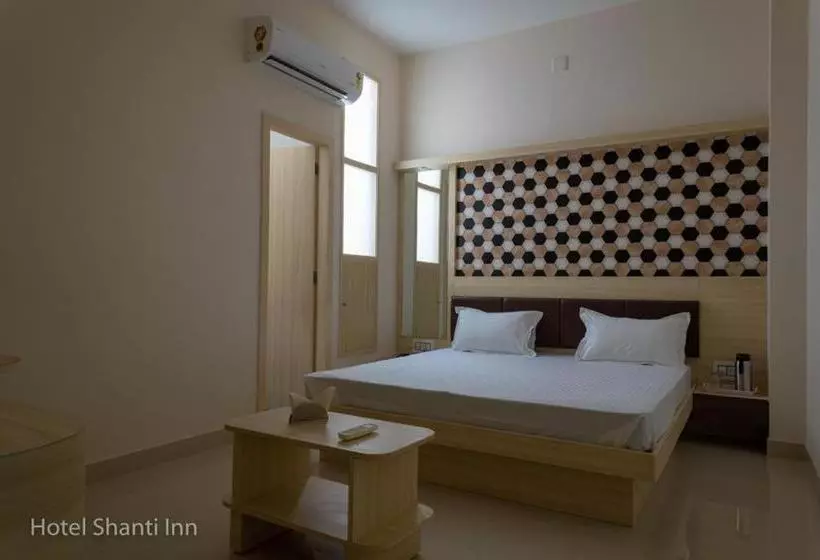 هتل Shanti Inn