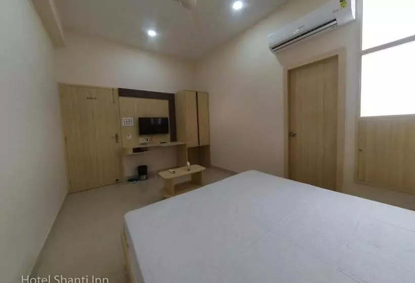هتل Shanti Inn