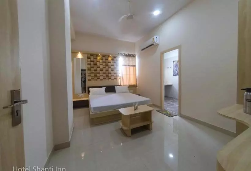 هتل Shanti Inn