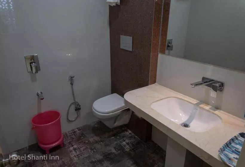 هتل Shanti Inn