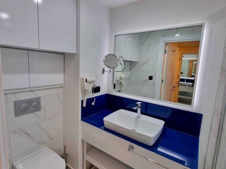 تختخواب و صبحانه Orbi Residence