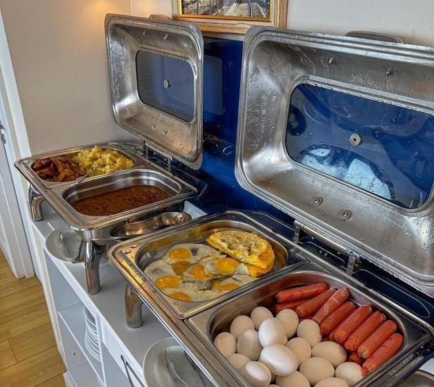 تختخواب و صبحانه Orbi Residence