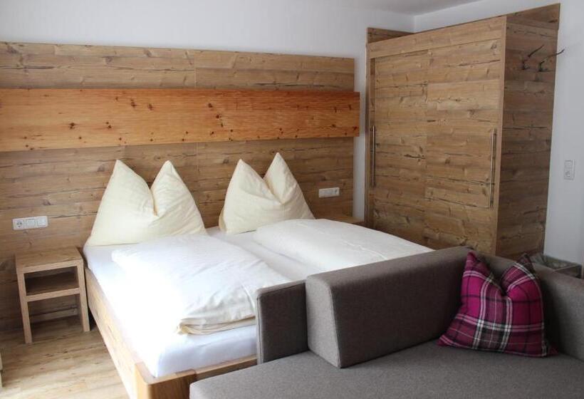 مبيت وإفطار Pension Michael