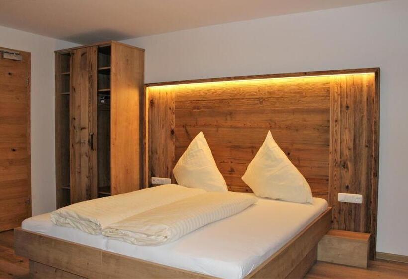 مبيت وإفطار Pension Michael