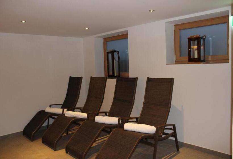 مبيت وإفطار Pension Michael