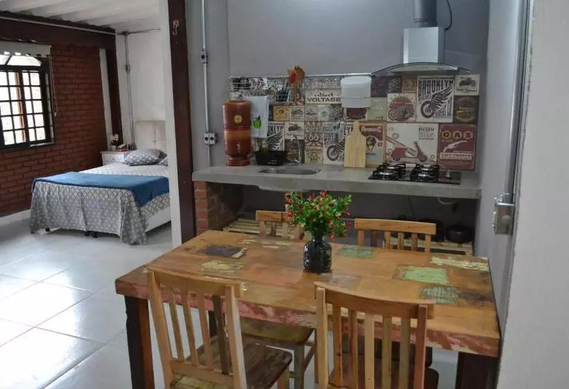 تختخواب و صبحانه Studio House Loft