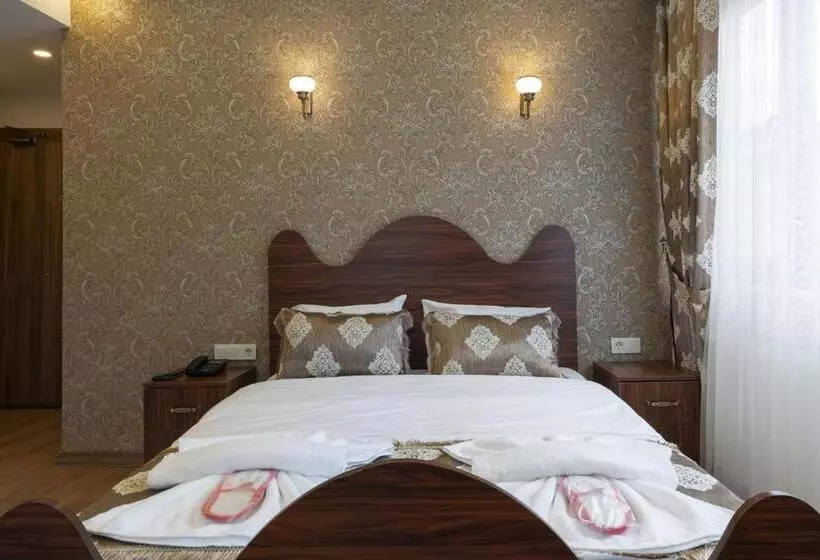 Capricorn By Otantik Suites