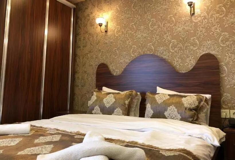 Capricorn By Otantik Suites