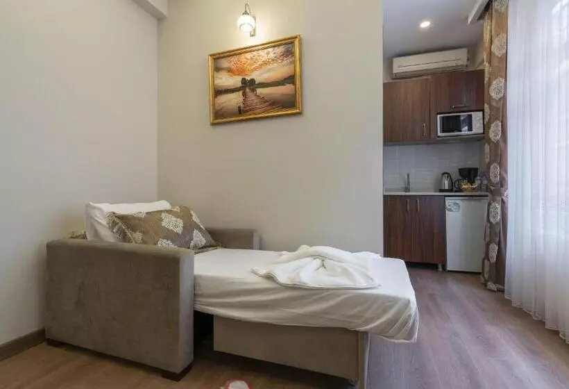 Capricorn By Otantik Suites