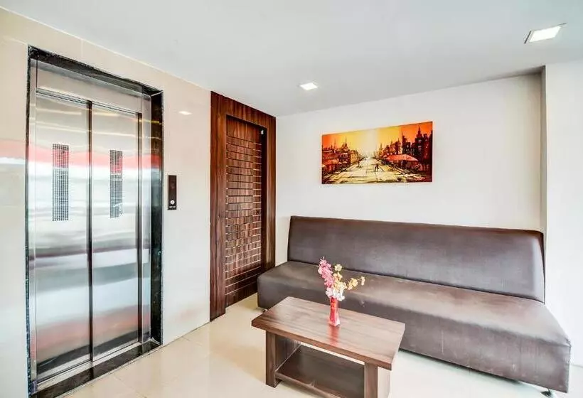 ホテル Fabexpress Comfort Executive   Nr Butterfly Park   Hinjawadi