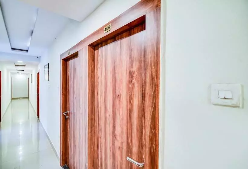 ホテル Fabexpress Comfort Executive   Nr Butterfly Park   Hinjawadi