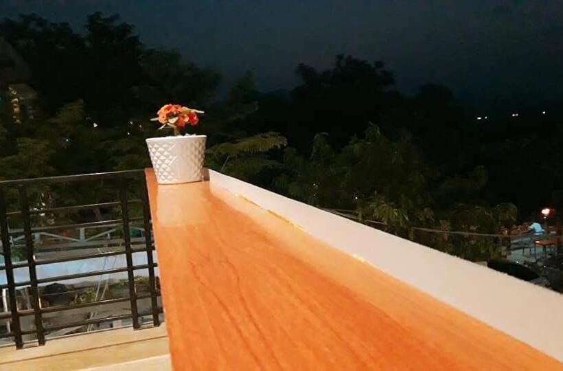 هتل Fami Homestay