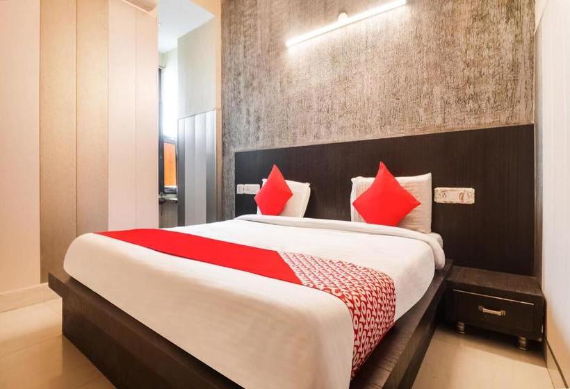 בית מלון כפרי Oyo 7297 Grand Inn