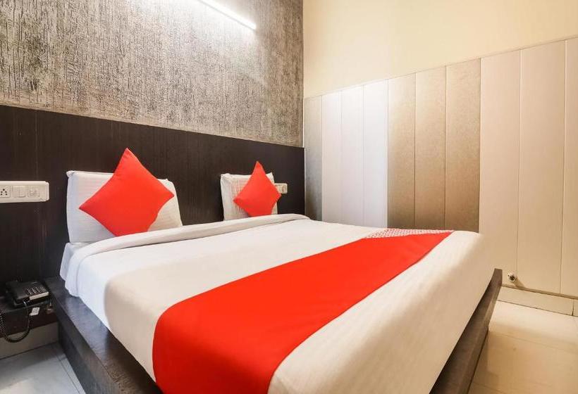 בית מלון כפרי Oyo 7297 Grand Inn