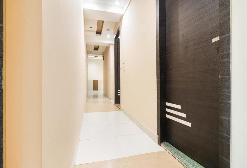 בית מלון כפרי Oyo 7297 Grand Inn