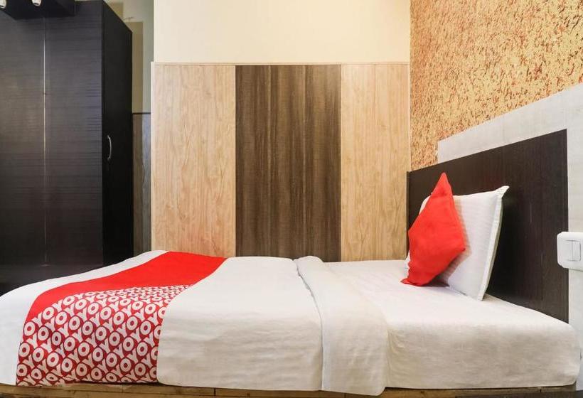 בית מלון כפרי Oyo 7297 Grand Inn