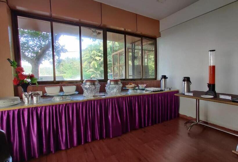 Hotelli Sea Fans Mandvi Beach