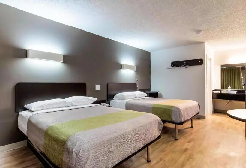 هتل Studio 6 Lagrange