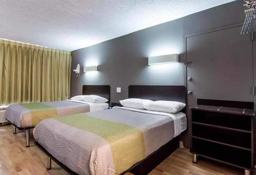 هتل Studio 6 Lagrange