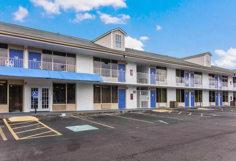 هتل Studio 6 Lagrange