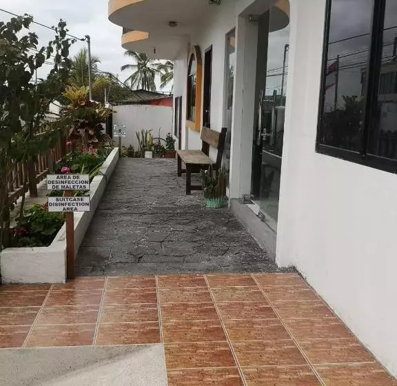 ユースホステル Hostal Sandrita