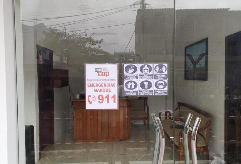 Hostel Hostal Sandrita