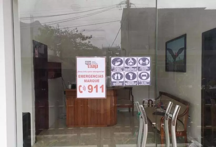 ユースホステル Hostal Sandrita